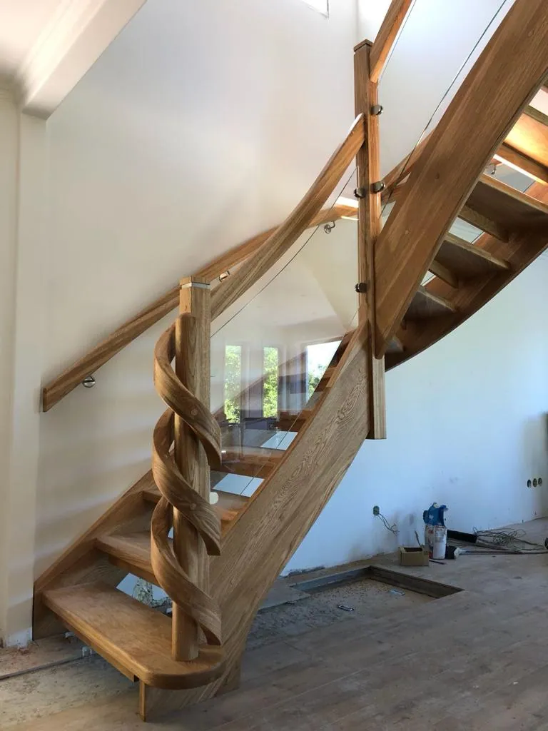 Innentreppe aus Holz nach Maß von K & K Bauelemente